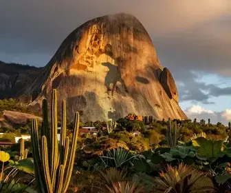 A Fascinante Lenda da Pedra da Batateira em Crato – CE A Fascinante Lenda da Pedra da Batateira em Crato - CE